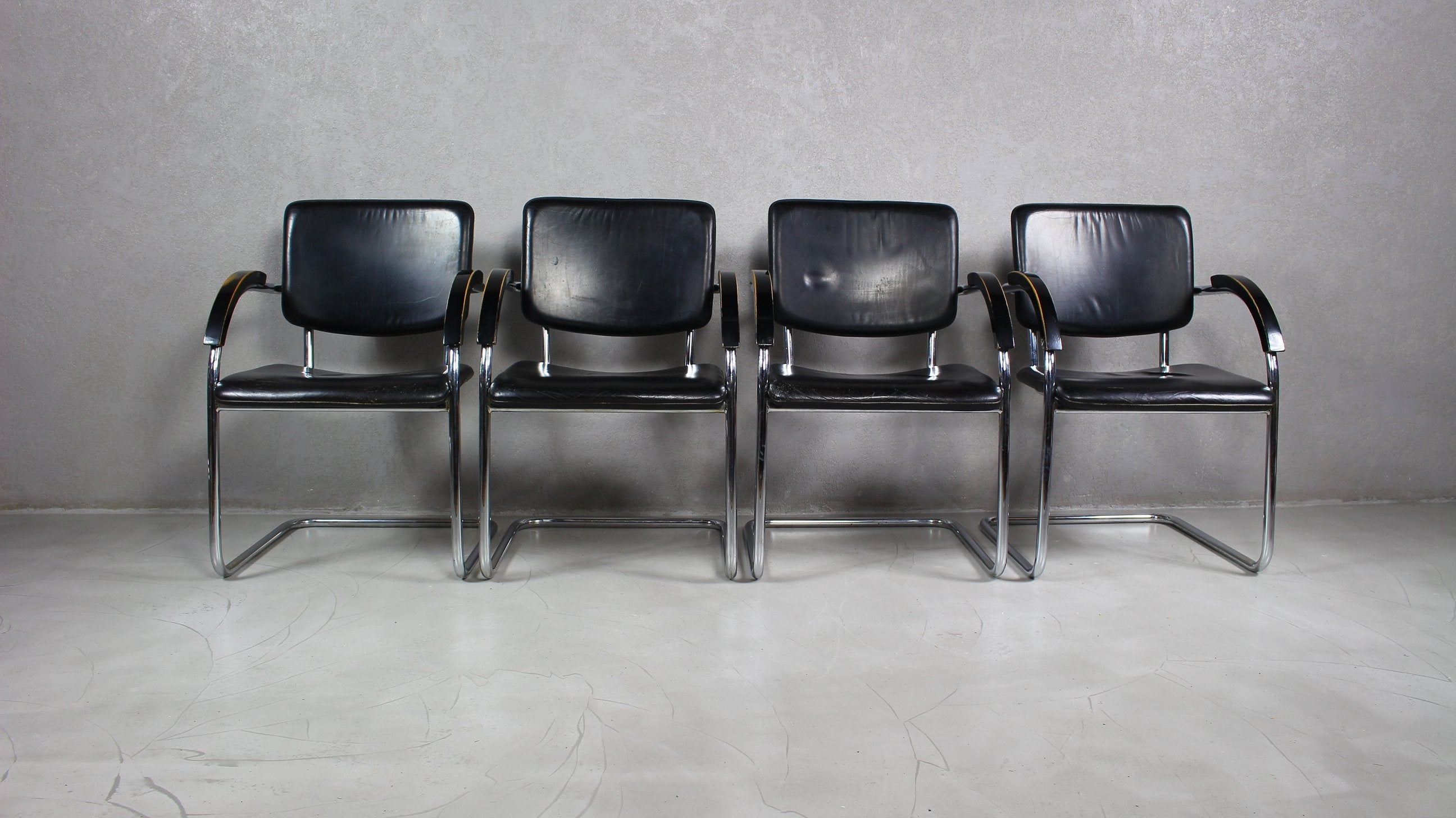 Fotele w stylu Bauhaus, lata 70 / 4szt.