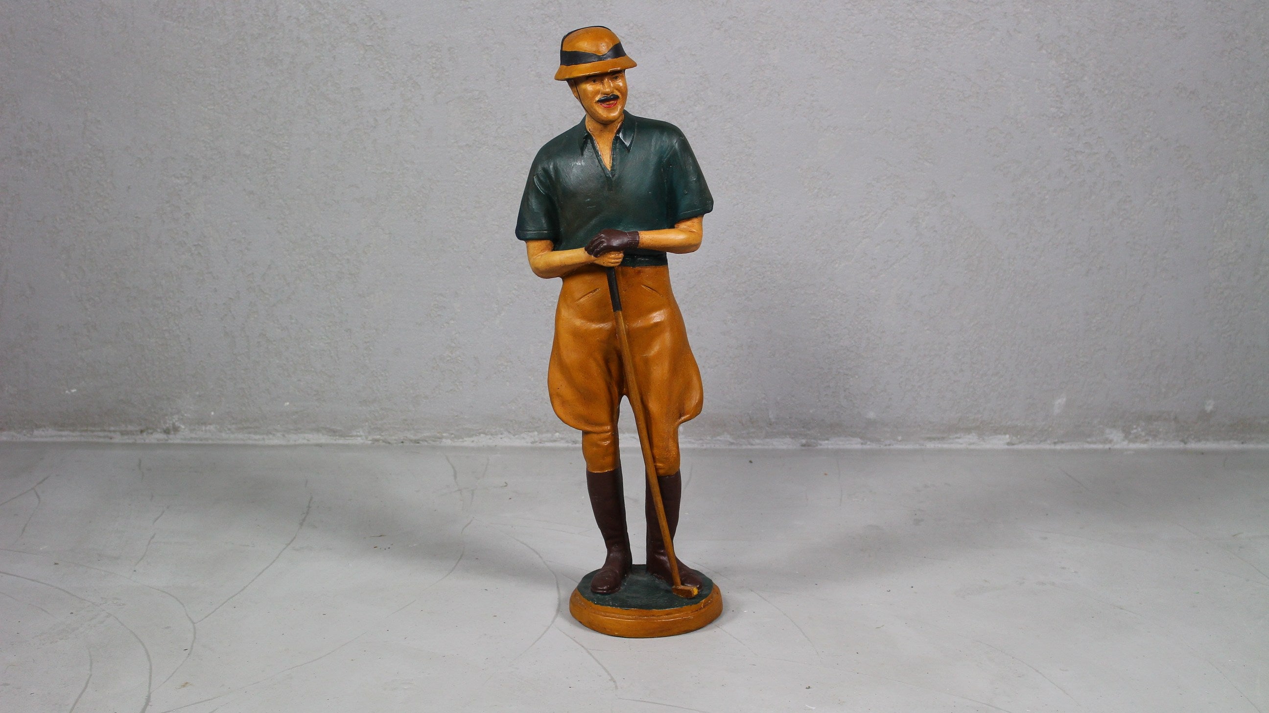 Duża Figura Vintage "Krykieciarz", lata 70