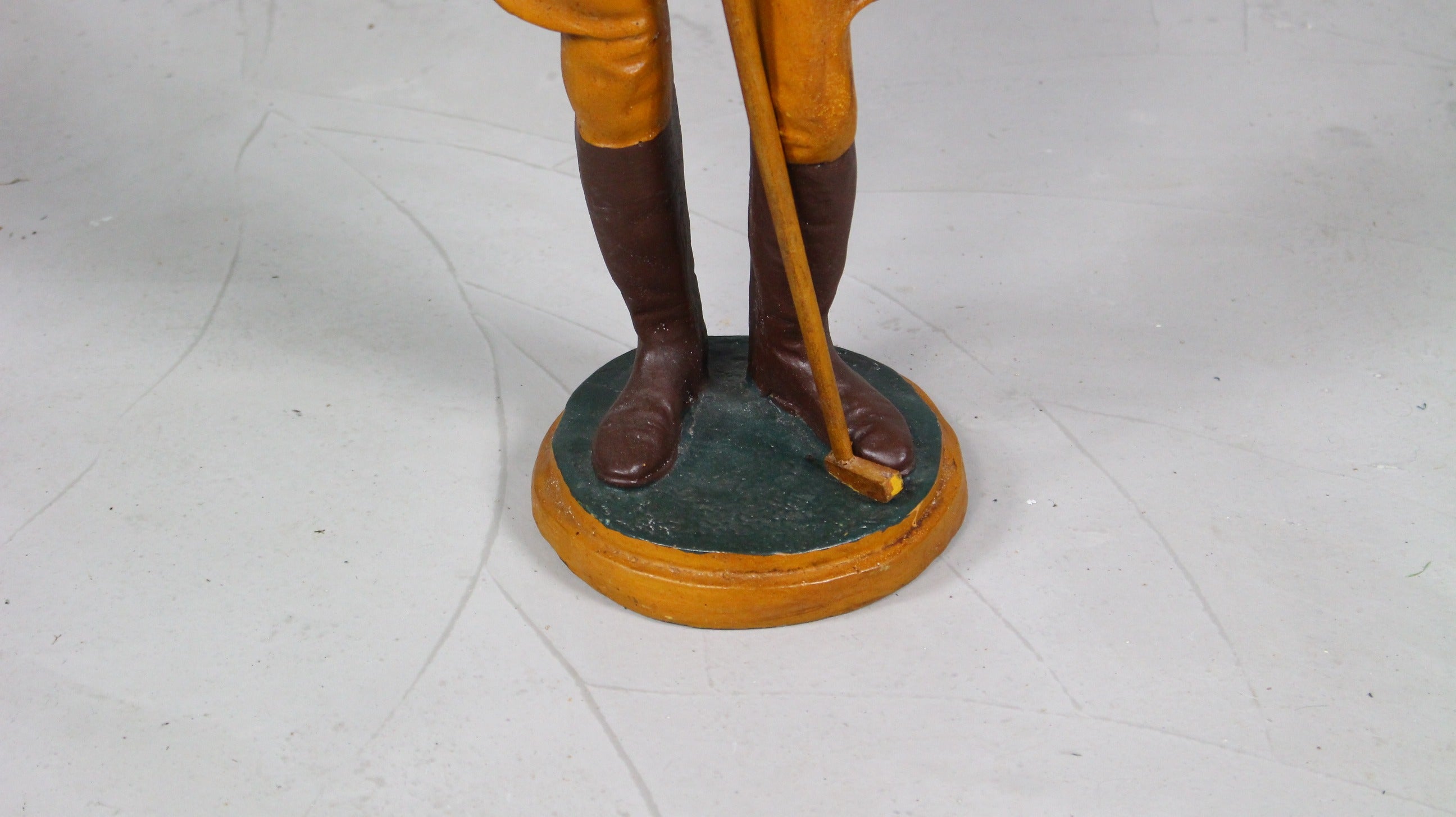 Duża Figura Vintage "Krykieciarz", lata 70